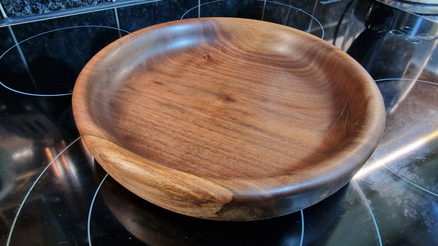 Walnut Fruit Bowl – C I Dawson
